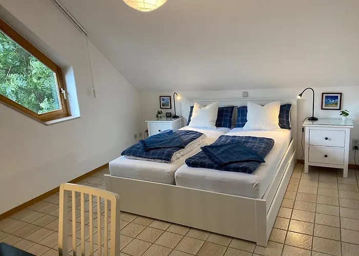 Lovely Located- Train, Restaurants & * カッセル