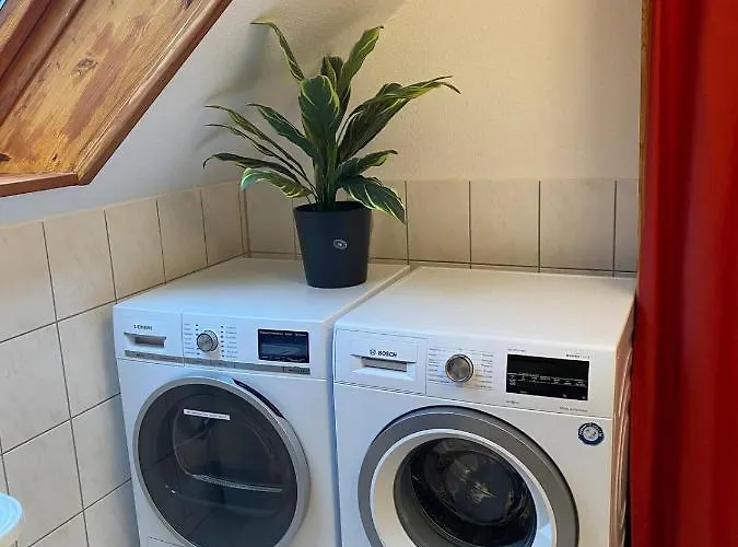 Lovely Located- Train, Restaurants & * カッセル